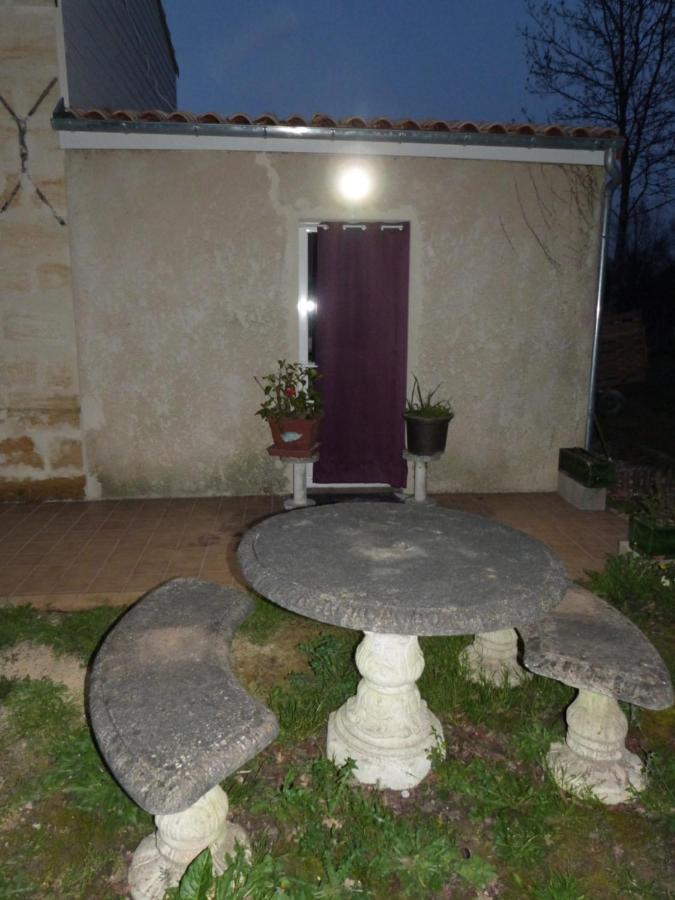 Saint-Genes-de-Fronsac La Maison Des Coquelicots מראה חיצוני תמונה